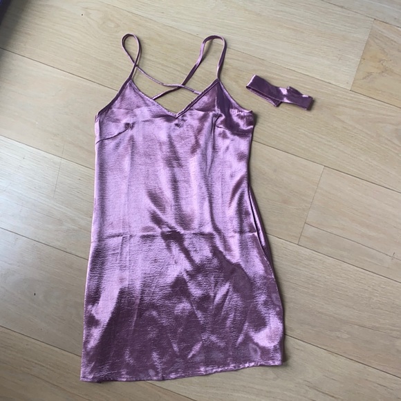 Silky Dress with choker - Picture 1 of 3